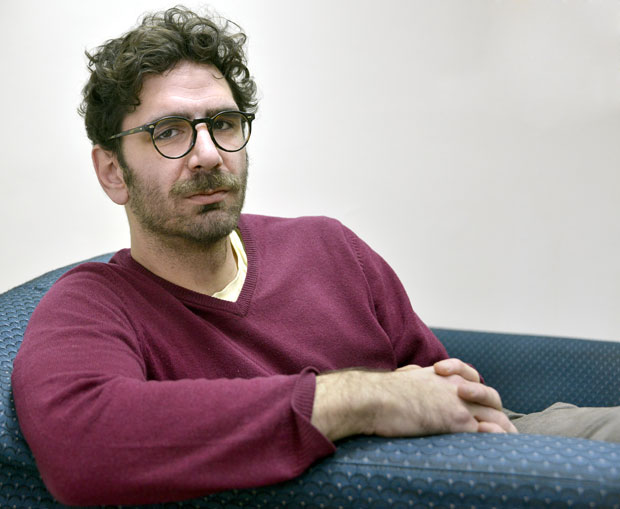 Стрепим за будућност, људи постају нека врста зомбија: Писац Лука Трипковић о „Црној књизи“